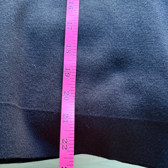 T Tahari Black Women's sweater jacket - Picture 9 of 9